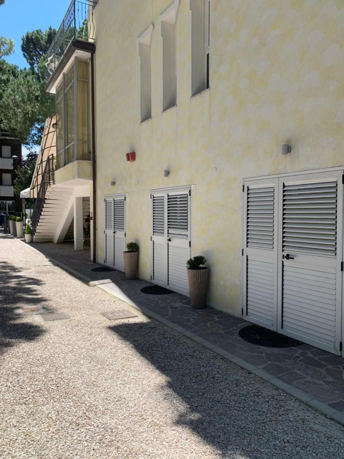 Hotel Augustus Milano Marittima Exterior foto