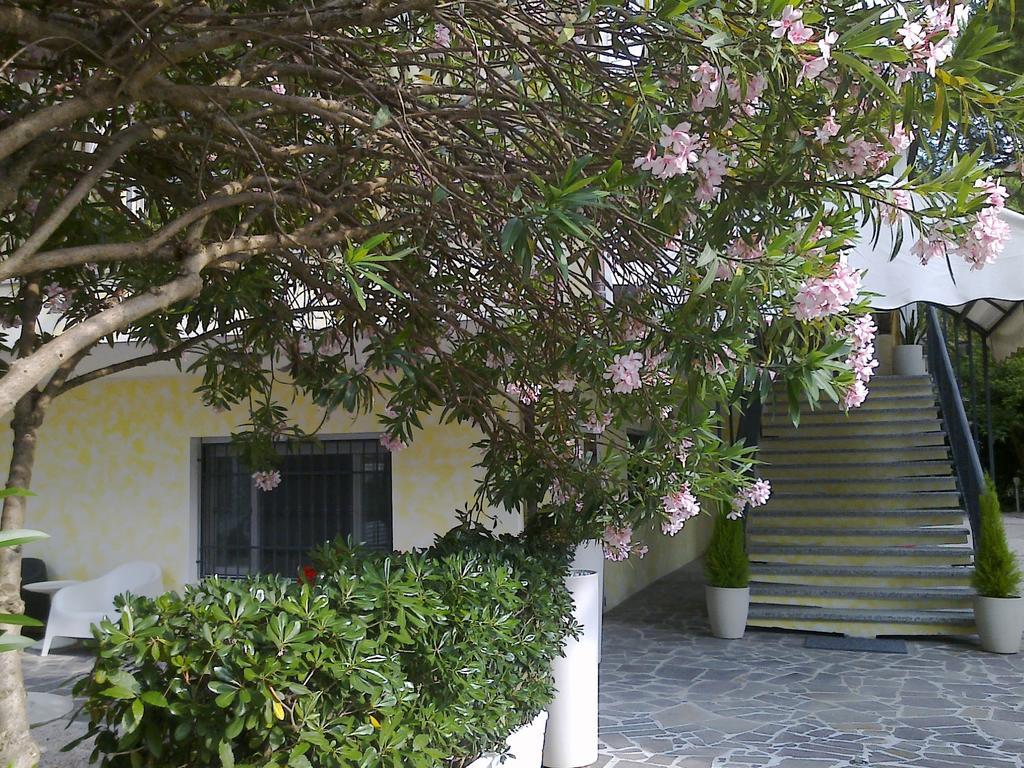 Hotel Augustus Milano Marittima Exterior foto