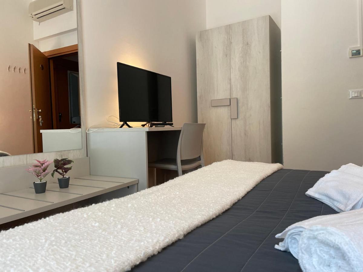 Hotel Augustus Milano Marittima Exterior foto