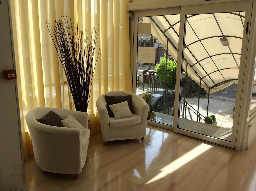 Hotel Augustus Milano Marittima Exterior foto